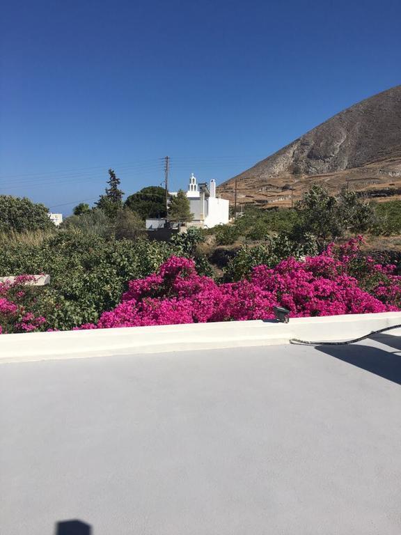 Cosy In Santorini